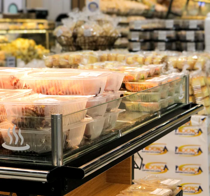 Mesa aquecida para Rotisseria com marmitas expostas