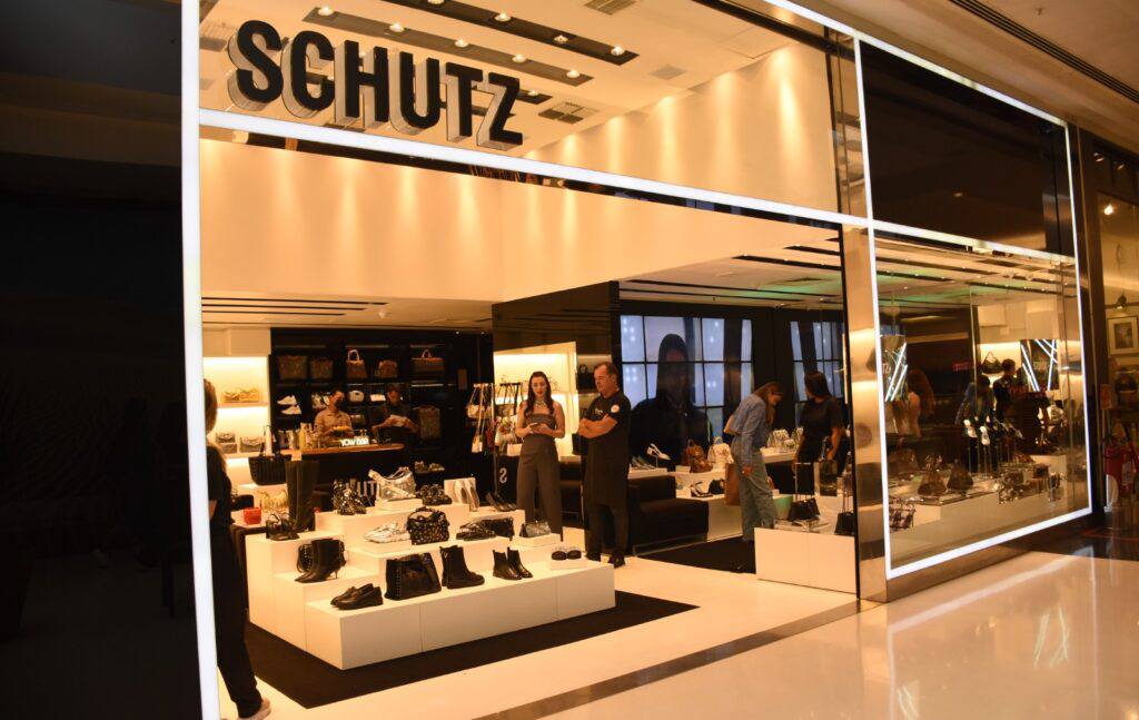 Case de Loja da Schultz onde o balcão de loja é mais discreto